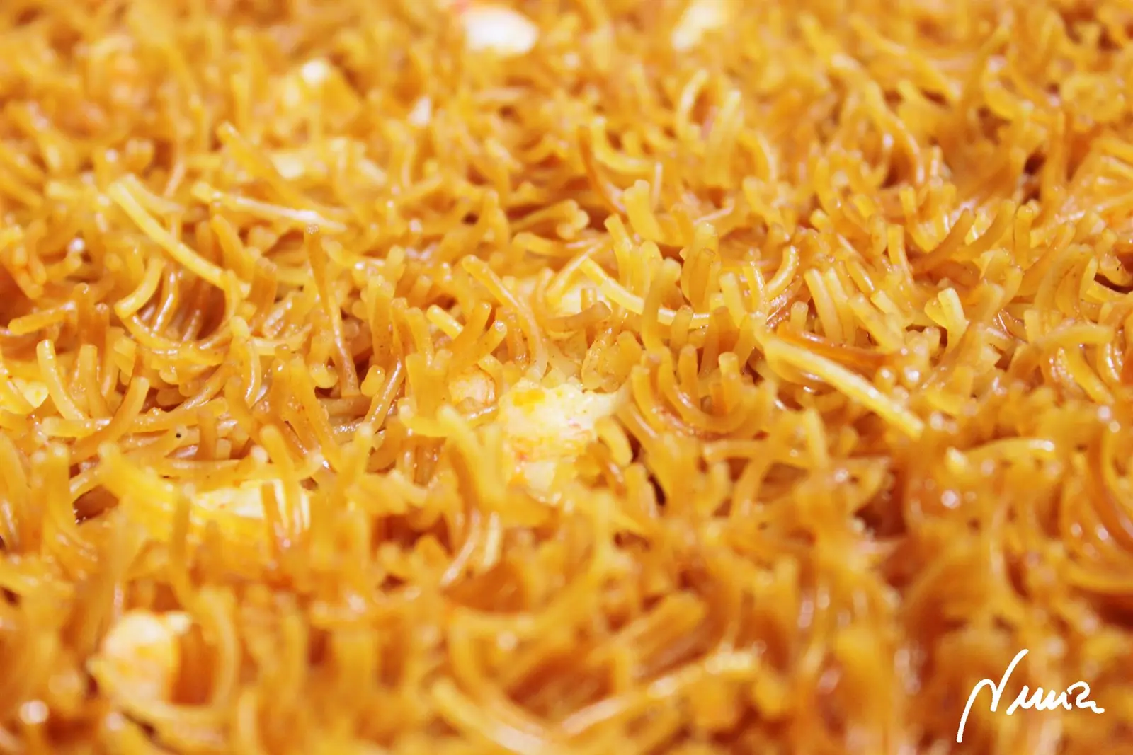 Fideos con gambas, paso 8: Retirar del fuego y reposar unos minutos, en ese momento los fideos quedan tiesos como…
