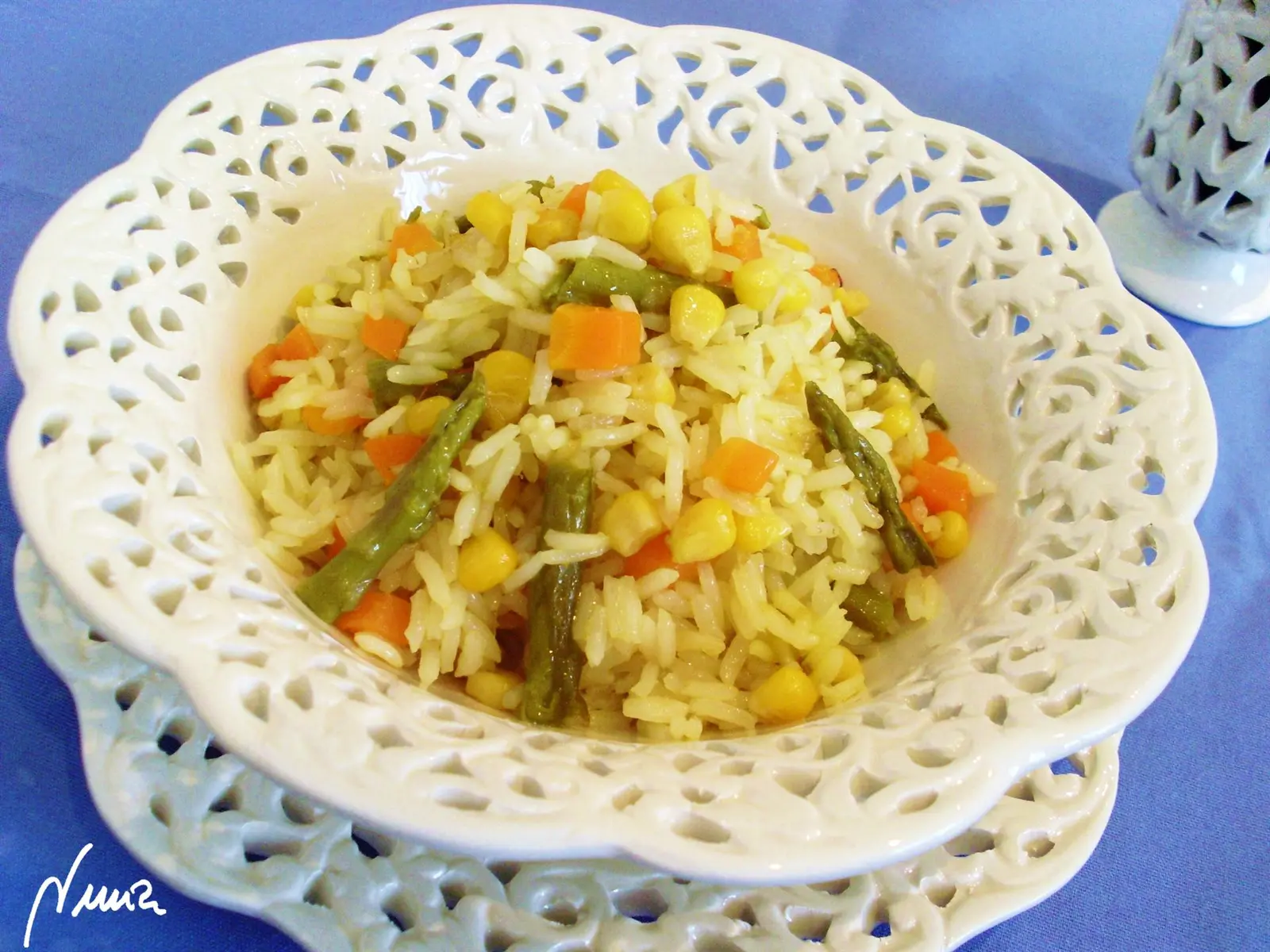 Arroz tricolor, paso 9: Reposar unos minutos y servir muy caliente.