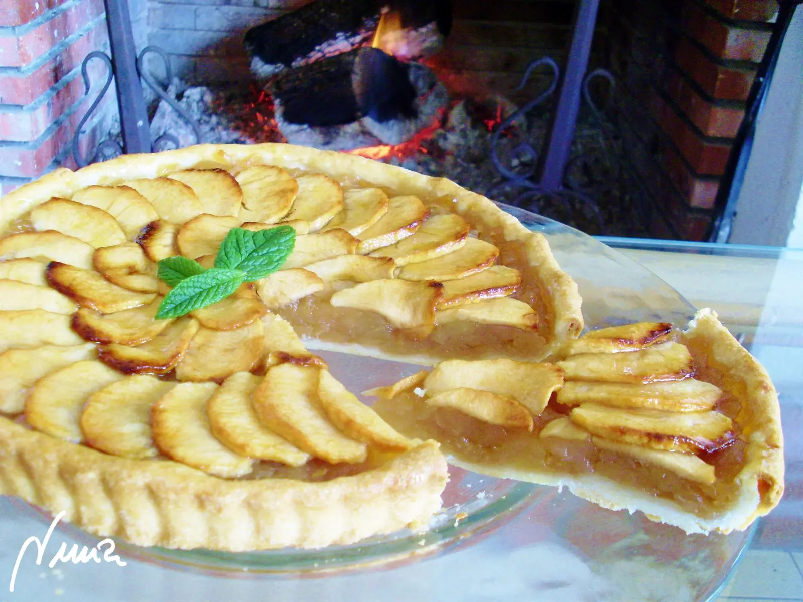 Tarta de manzana, paso 14: Pincelar la superficie de la tarta con el jarabe de la mermelada aún caliente. Si se…