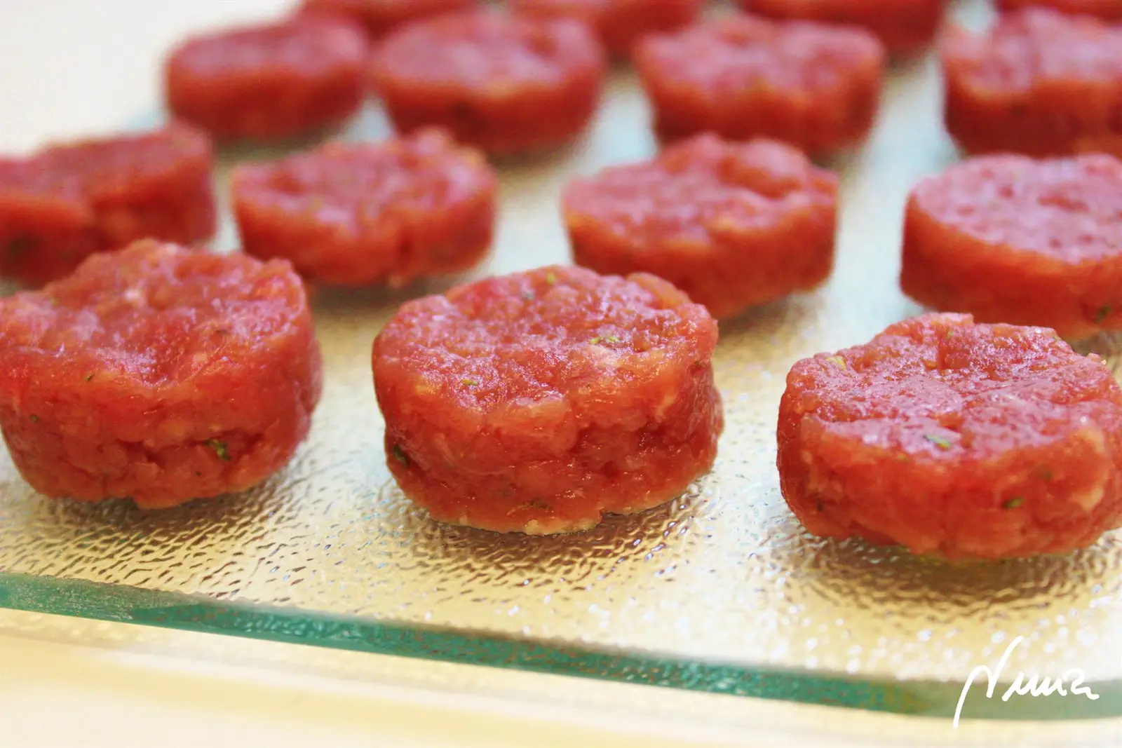 Hamburguesas de ternera caseras-carne, paso 6: Se pueden pasar por harina, para freírlas, aunque no es necesario.