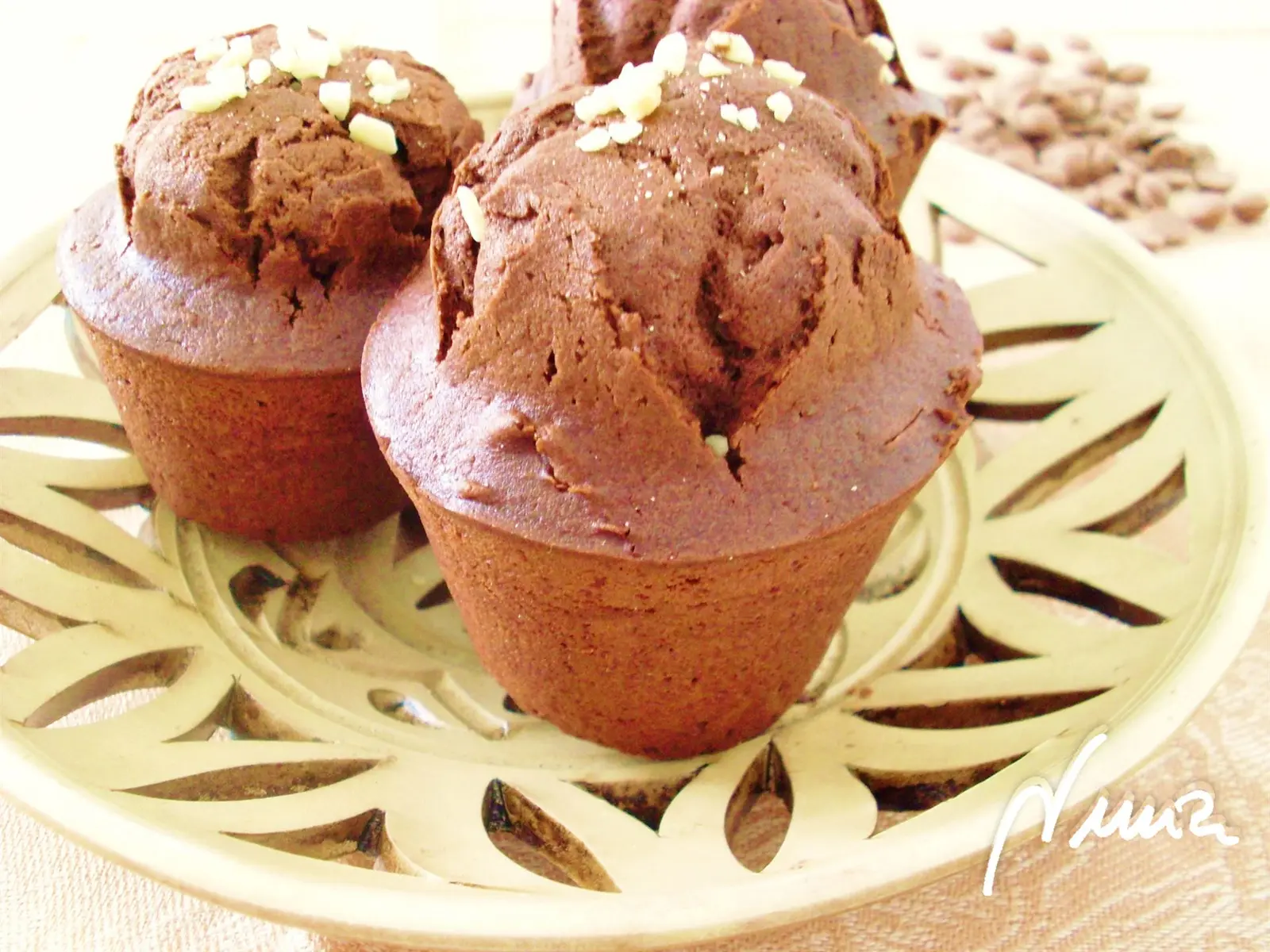 Magdalenas de chocolate, paso 8: Llenar los moldes hasta sus 3/4 partes, es decir, un poco más de la mitad.