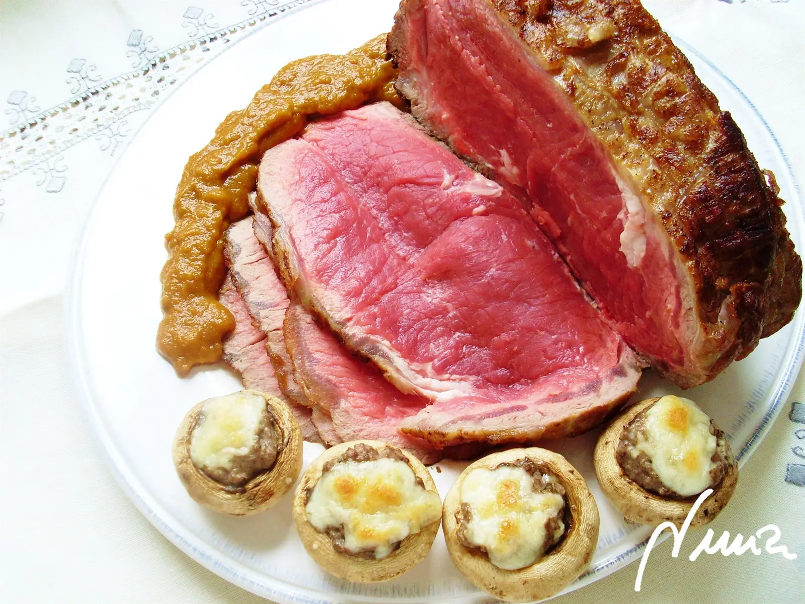 Roast beef - Rosbif, paso 9: Apagar, abrir la olla exprés, sacar la carne, cortar y retirar todos los cordeles y…