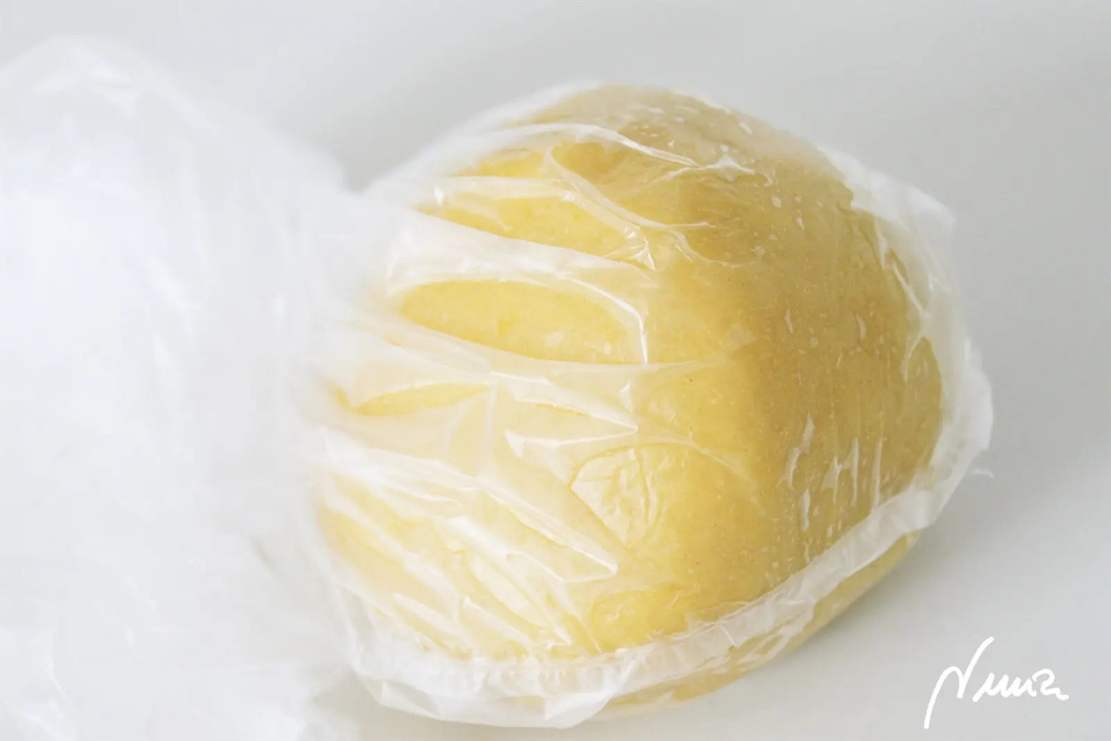 Pastel de manzana – paso a paso, paso 7: Meter la masa en una bolsa de plástico y cerrar.