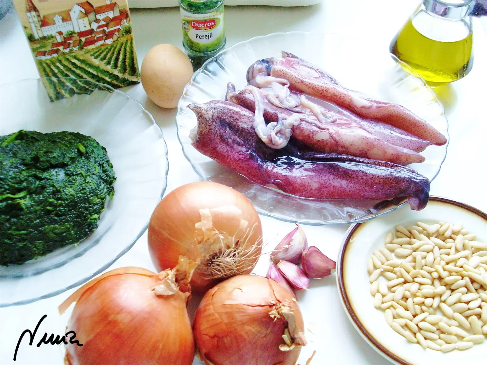 Calamares rellenos de espinacas y piñones: ingredientes