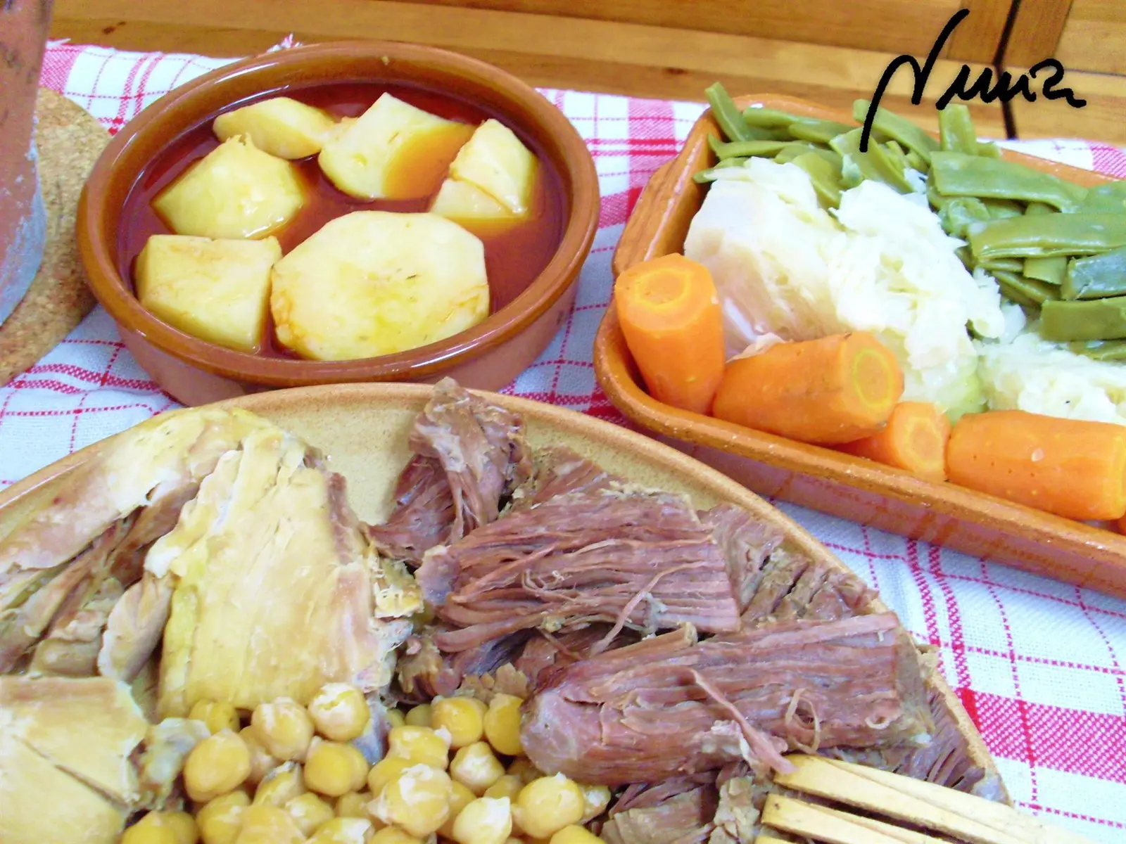 Cocido de leña, paso 14: - En la cacerola ancha: la sopa de fideos.