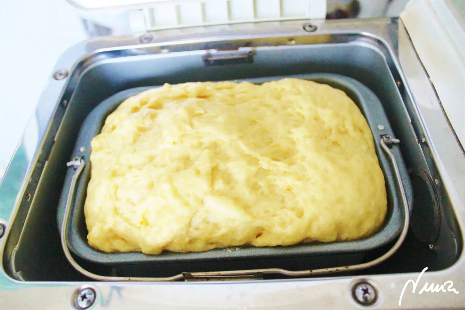 Roscón de Reyes, paso 32: La masa está esponjosa, grasienta, elástica, llena de aire por dentro. Está perfecta: