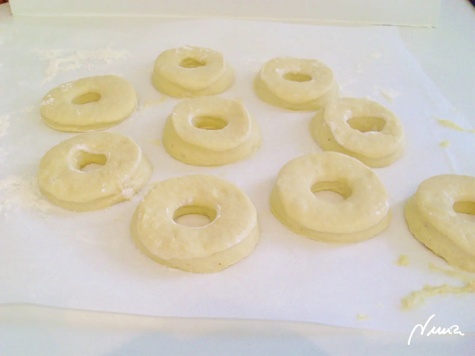Donutts, paso 4: Huevos batidos.