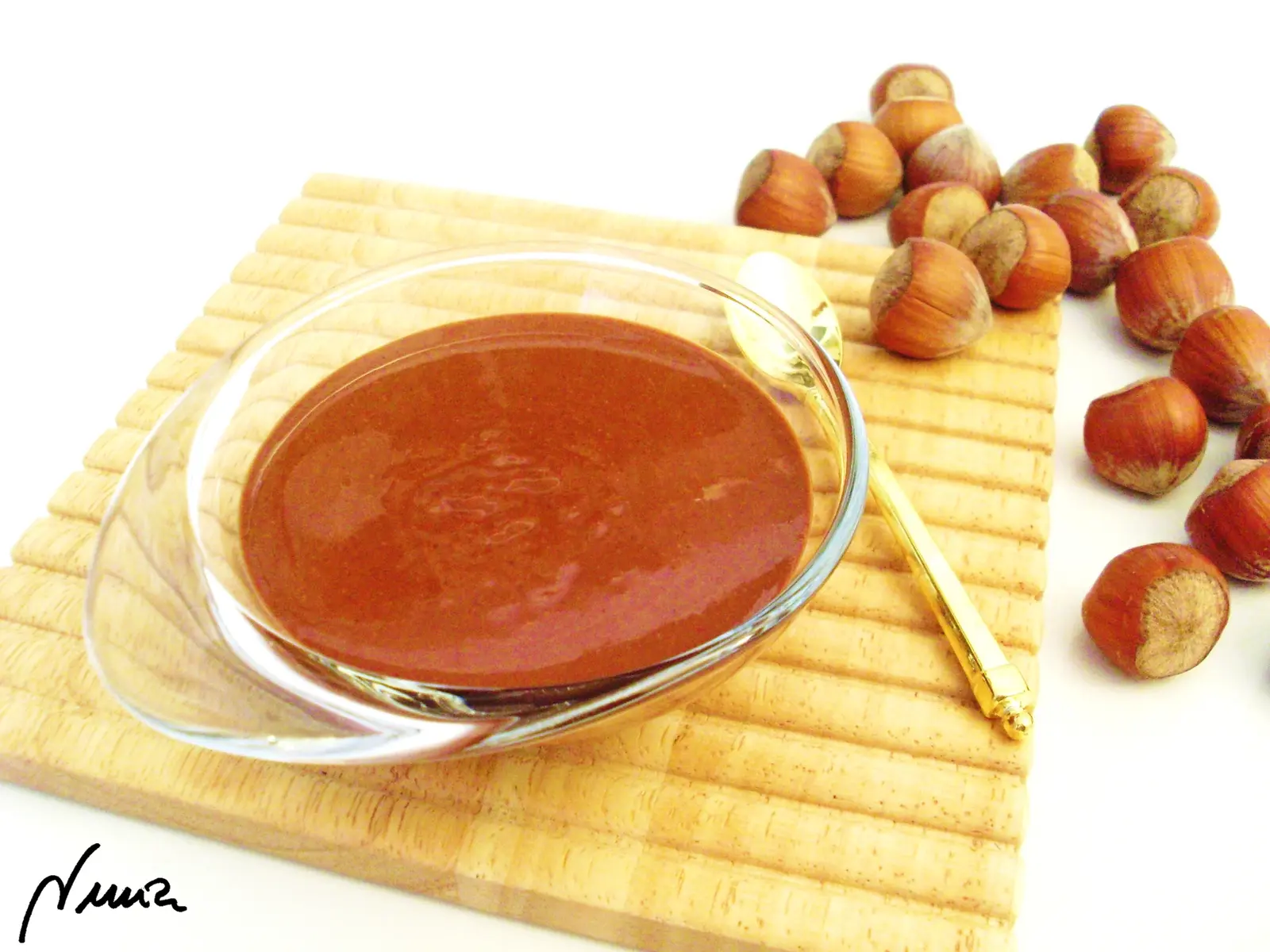 Crema de cacao con avellanas (Sutella), paso 17: La cantidad de azúcar glas es orientativa, dependiendo del chocolate que pongáis : hay…