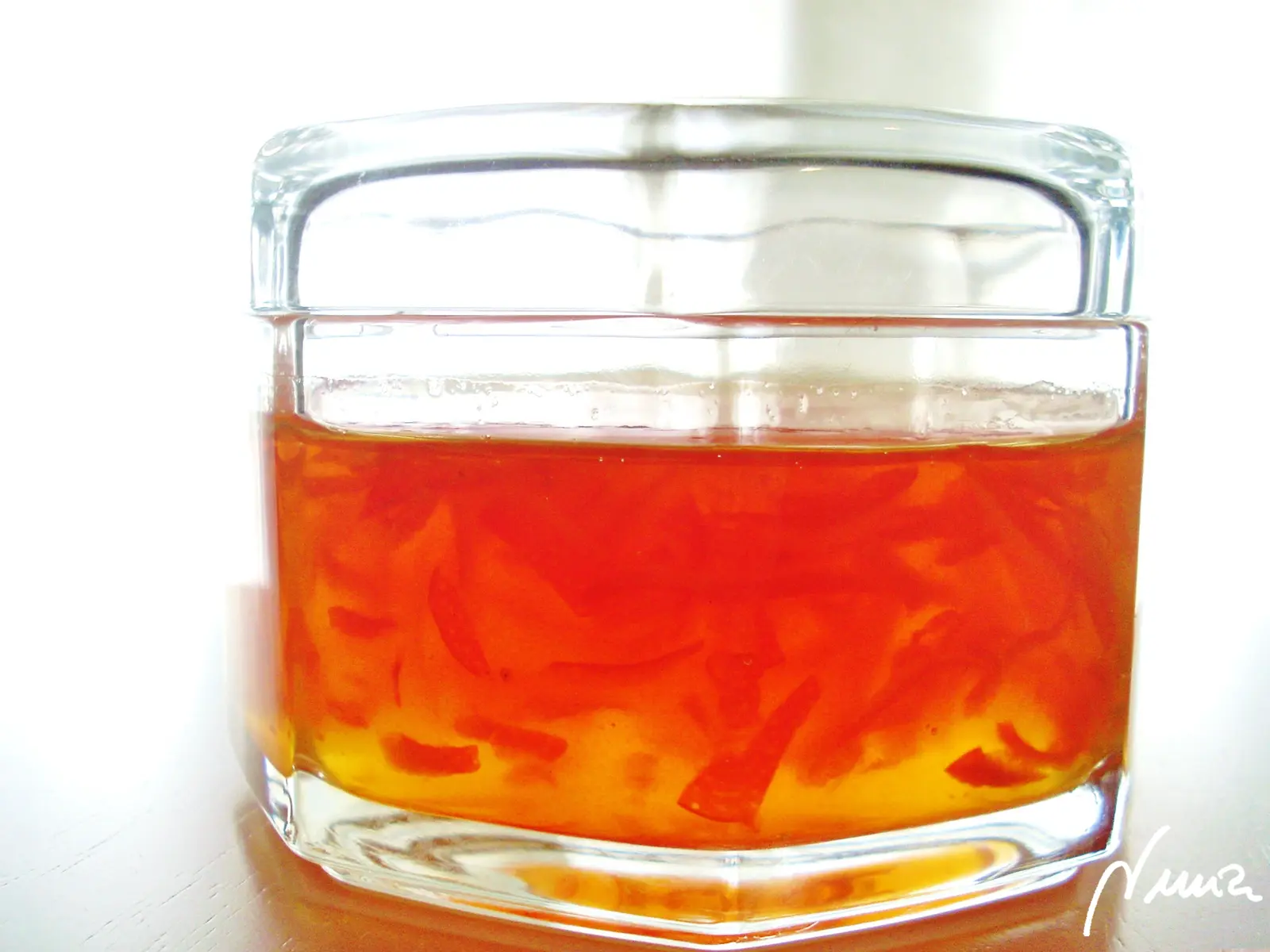 Mermelada de naranja amarga de Sevilla (Jalea), paso 7: Enfriar los botes de jalea antes de cerrarlos con tapa metálica hermética.