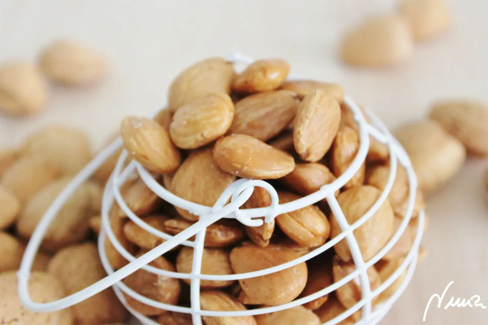 Almendras fritas, paso 9: Enfriar completamente antes de consumirlas, aproximadamente una hora, depende de la…