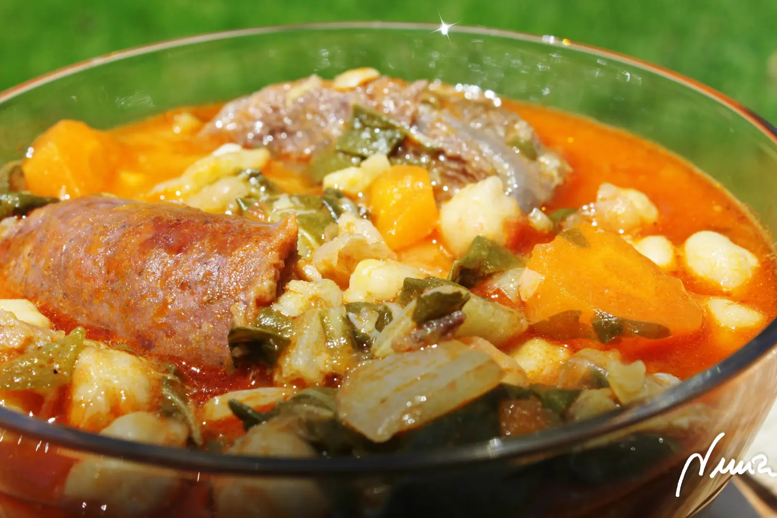 Potaje de Lali, paso 9: Cocer hasta que estén blandas las patatas.