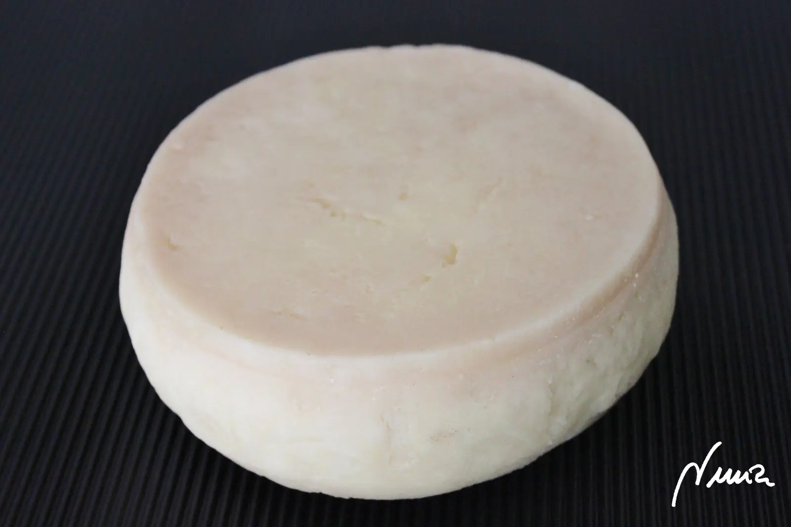 Queso semicurado de cabra, proceso paso a paso, paso 24: Pasados los 4 días (sexto día contando desde el principio) comprobé que la corteza…