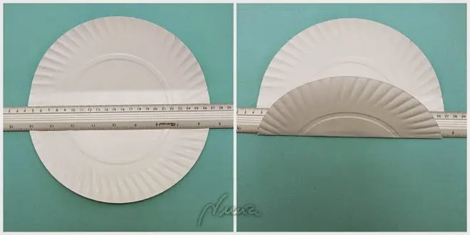 Caja de presentación, paso 2: 2- Para que sea más fácil doblar esas 4 rectas, utilizar una regla escolar que servirá…
