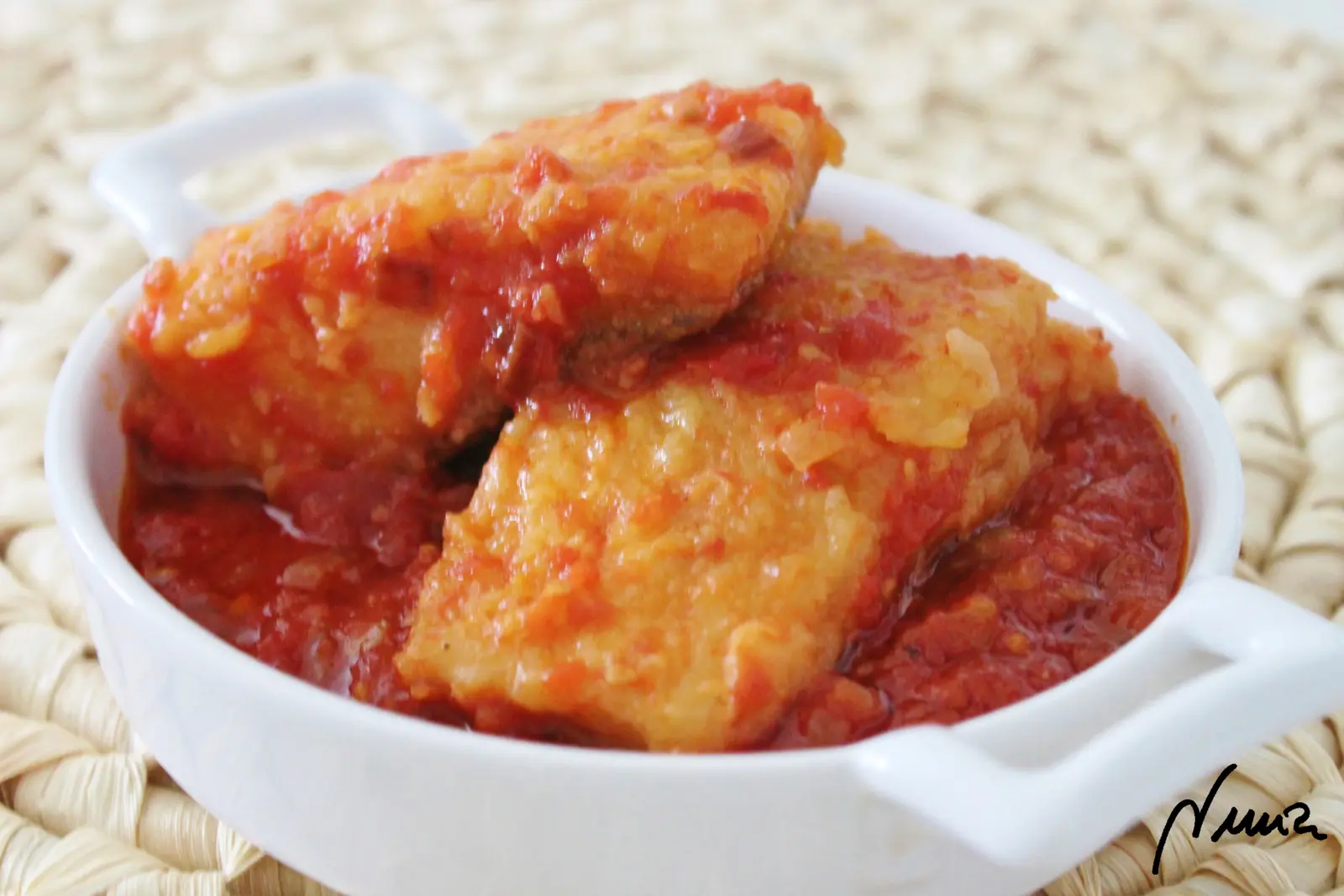 Bacalao con tomate, paso 13: Dejar cocer de 15 a 20 minutos, moviendo de vez en cuando la cacerola para que no se…