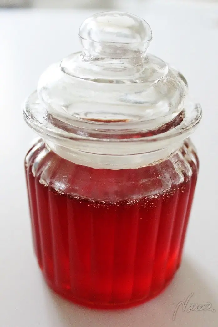 Jalea de membrillo – 1 –, paso 6: Si se quiere que quede transparente, se filtra por una gasa.