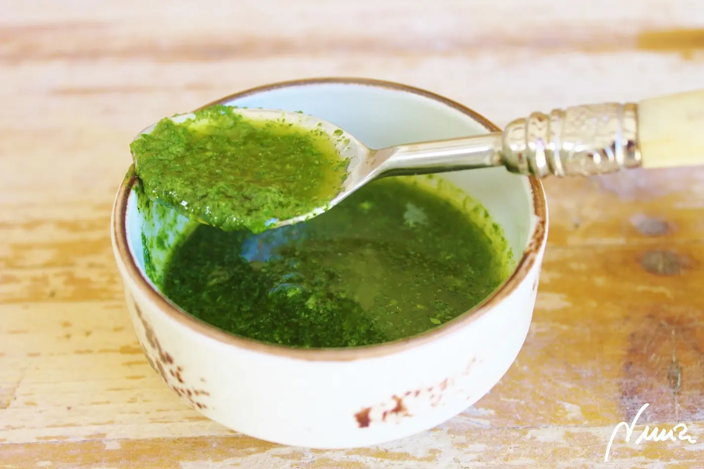 Salsa vinagreta, paso 2: Batir todos los ingredientes en el vaso de la batidora.