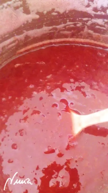 Mermelada de fresa, paso 7: Debe quedar libre de espuma: