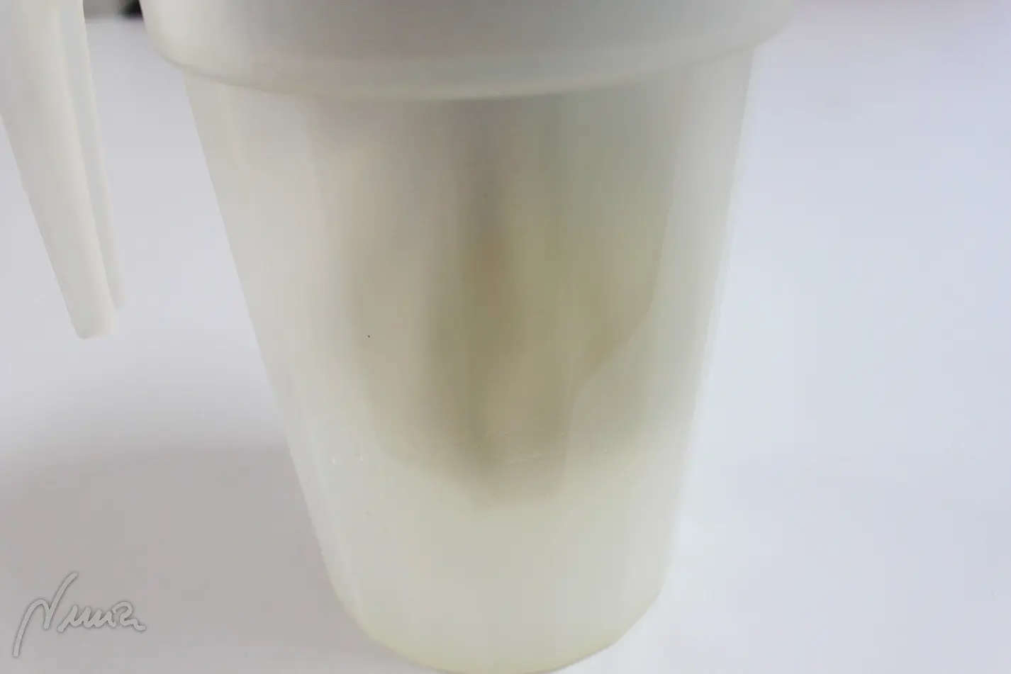 Queso crema (tipo filadelfia), paso 8: Hay que colgar el paquete para que drene el suero.