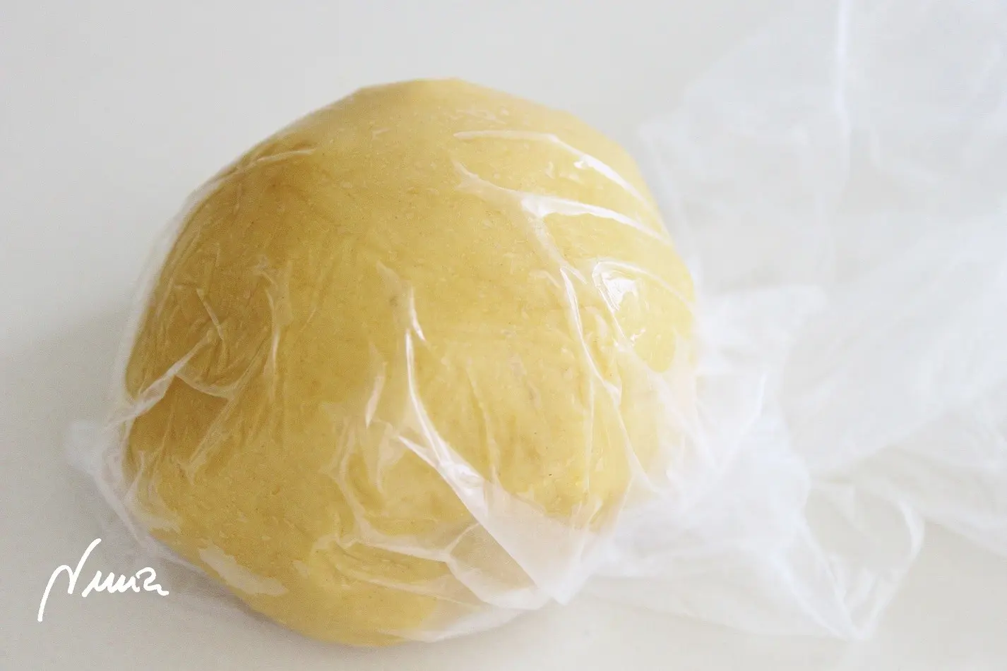Masa Brisa o quebrada-Dulce, paso 4: Hacer una bola y meter en una bolsa de plástico:
