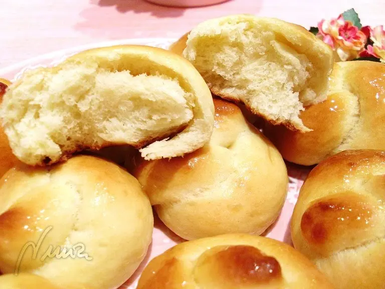Bollitos de miel, paso 10: dejar que dupliquen de nuevo el volumen