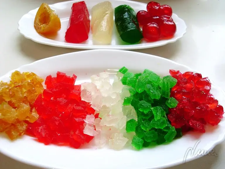 Cake de frutas, paso 1: Picar la fruta escarchada: