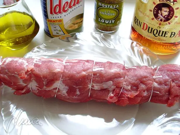 Medallones de solomillo de cerdo en salsa antigua: ingredientes