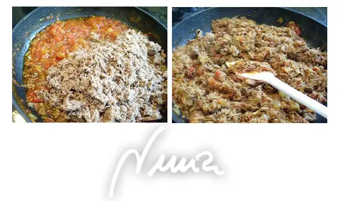 Rollo de patata con carne, paso 9: añadir la carne triturada, remover bien y dejar cocer solo unos minutos, debe quedar…