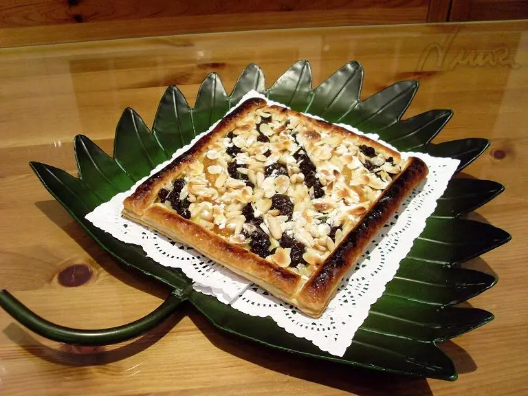 Tarta de frutos secos, paso 16: volver a meter la bandeja de horno y con fuego solo arriba, dorar la superficie hasta…